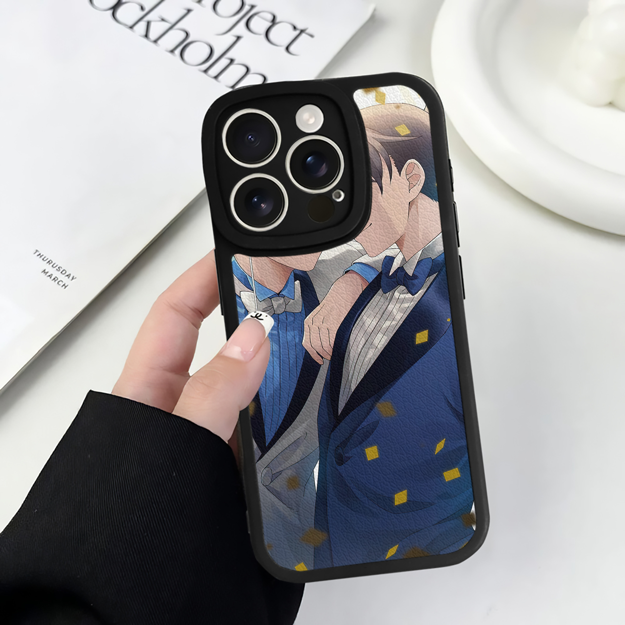 （画像用） 名探偵コナン Detective Conan 【iPhone 16シリーズ対応】シリコンスマホケース（レザー調） 材質：シリコン